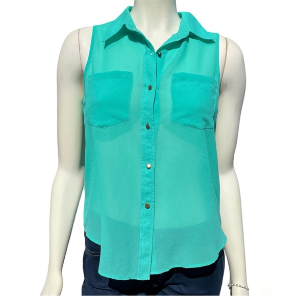 Foreign Exchange sleeveless mint green shirt with fun fringe in the back size S - Picture 2 of 9